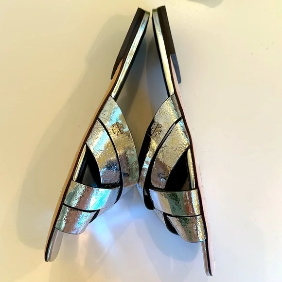 NewTory Burch Metallic Silver Slide Sandals. Size 8.5M. - Picture 4 of 10